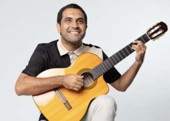 Cantor Pabllo Moreno apresenta o show “Contemplação” no Sesc Pinheiros