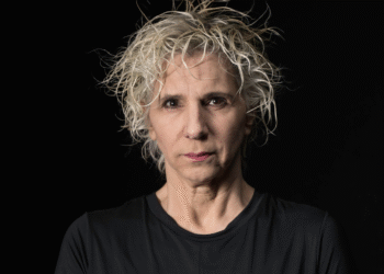Após 20 anos, Denise Stoklos volta ao Rio de Janeiro para temporada no Teatro I Love PRIO