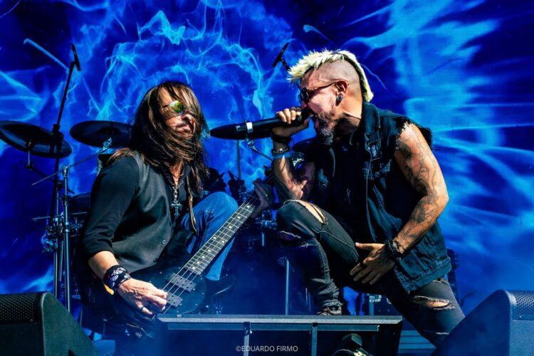 Névula encanta público com apresentação emocionante na Virada Cultural 2025