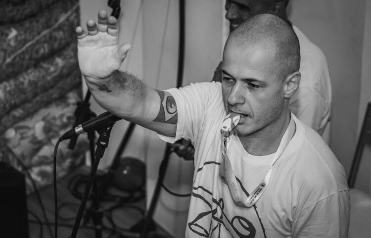 Casa de Cultura Os Capoeira abre inscrições para oficina de Percussão com Mestre Dalua