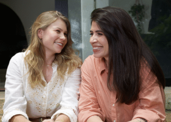 Vicka e Marina Aquino se unem no sensível single “Acordar Com Você”