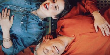 Mariana Volker e Maria Gadú lançam “Não Quero Te Querer”