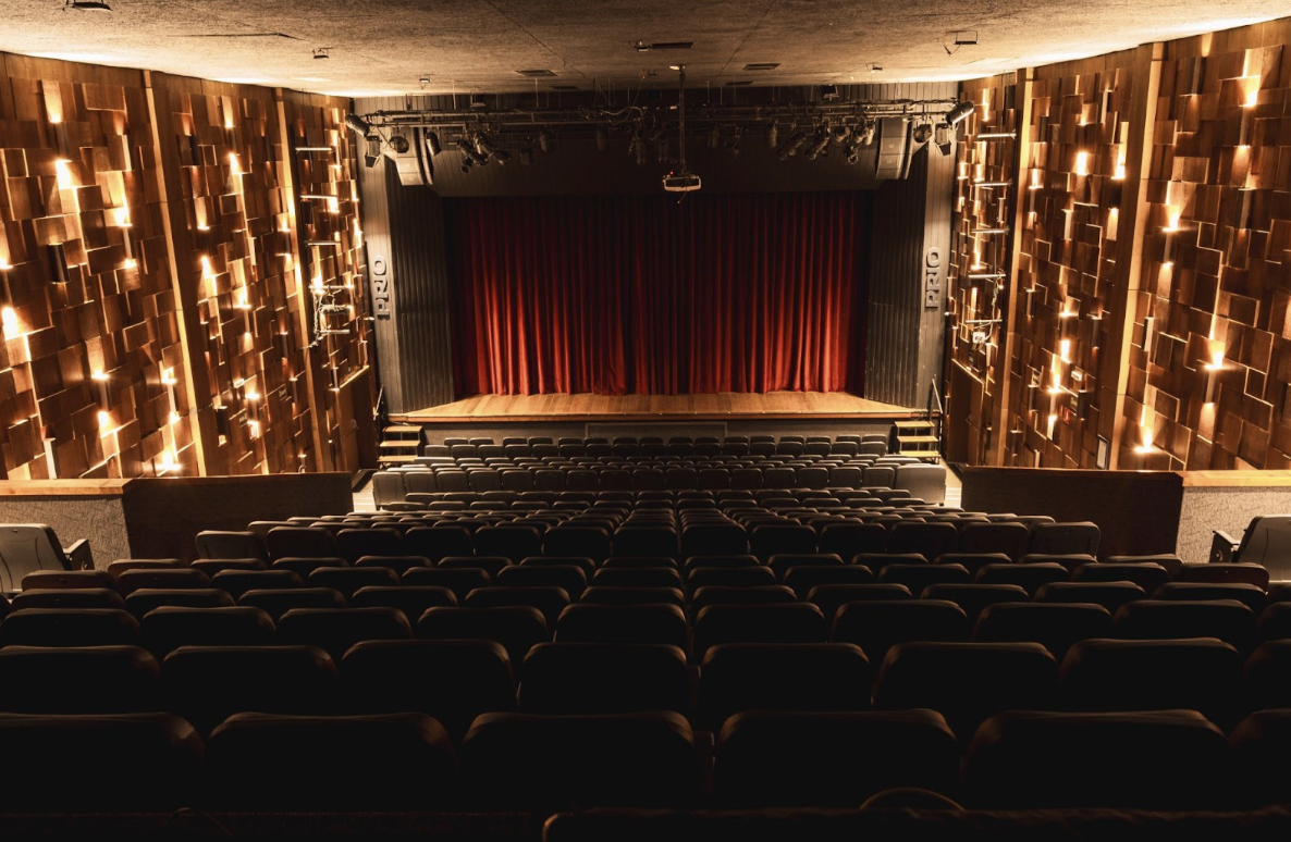 Em dois anos, Teatro I Love PRIO se firma como referência em arte, educação e acessibilidade