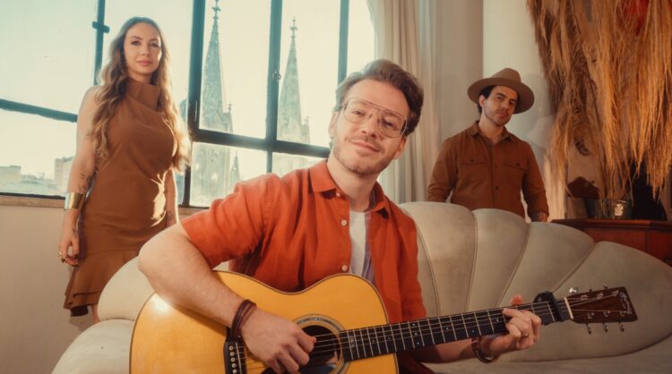 BALARA e o duo MAR ABERTO lançam “Mais Além”, uma música que nasceu para curar