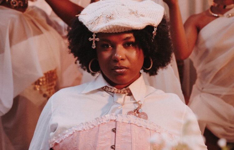 MC Luanna traz sonoridade boombap no novo single “Esconde Sua Namorada”