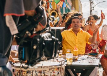 André Rio faz do frevo verbo, corpo e memória no clipe “E Tome Frevo!”