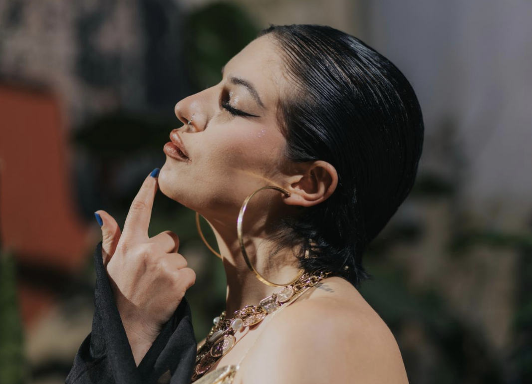 Clau inaugura era de liberdade e sensualidade com o single “Vou Dar”