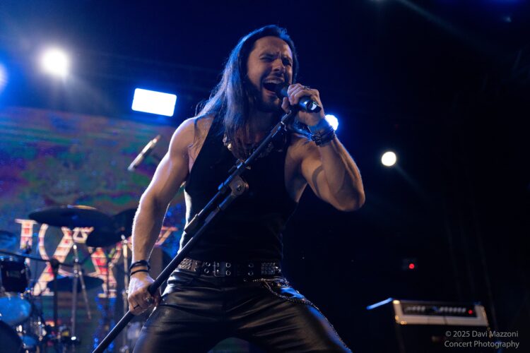 Skid Row poderá ter um vocalista brasileiro? Se depender de Phil Lima, a resposta é sim