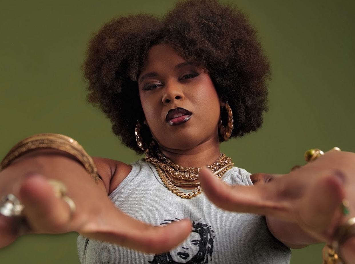 MC Luanna lança “IRREFREÁVEL” e apresenta nova fase criativa da rapper